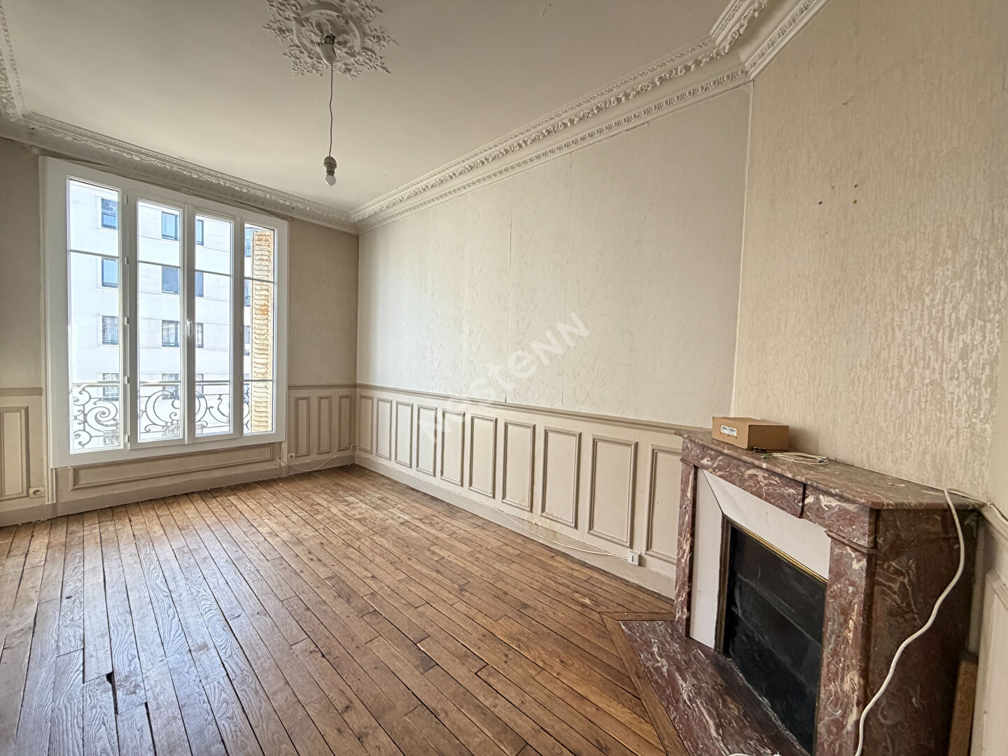 Appartement 2 pièces 44 m² · à Suresnes · 44 m² · 250 000 €
