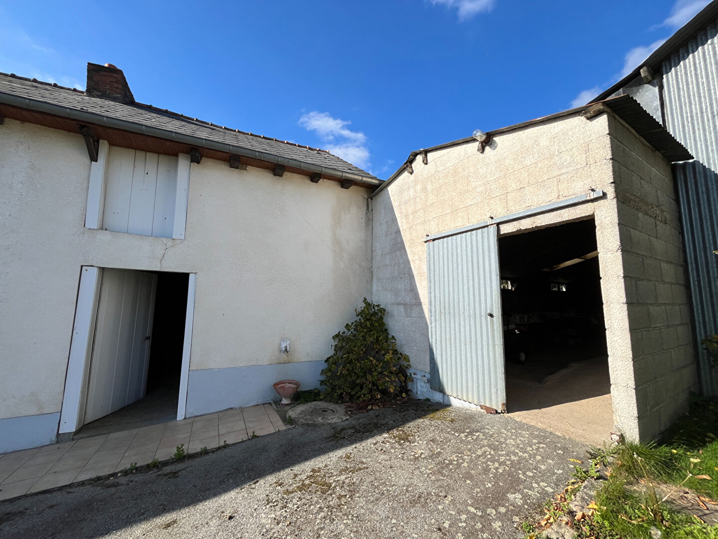 A vendre longère à Trémorel, proche Saint Méen le Grand