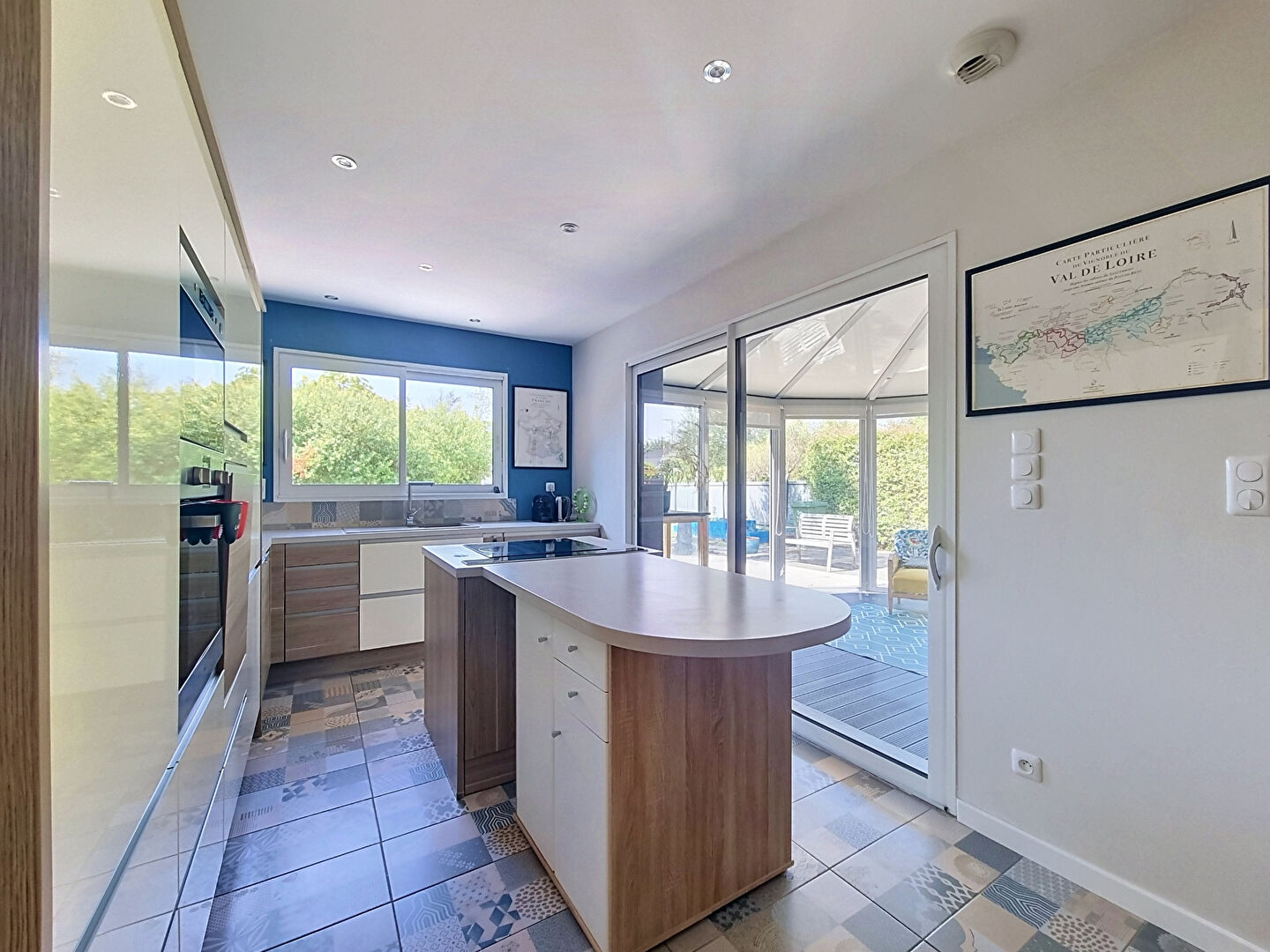 TOURS NORD - QUARTIER MONCONSEIL - MAISON 5 PIECES AVEC 3 CHAMBRES 132.78 m2 AVEC JARDIN ET GARAGE