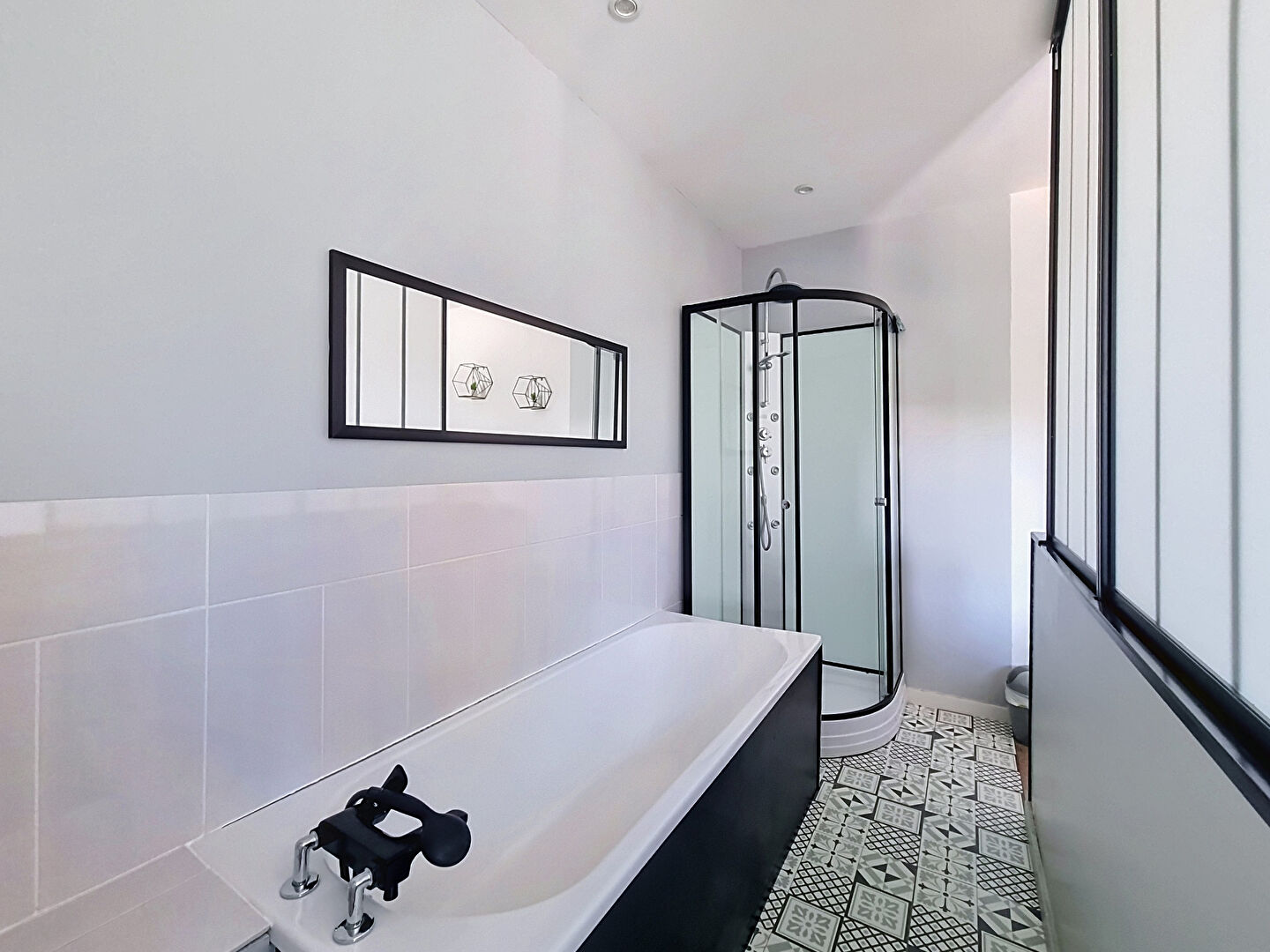 TOURS NORD - QUARTIER MONCONSEIL - MAISON 5 PIECES AVEC 3 CHAMBRES 132.78 m2 AVEC JARDIN ET GARAGE