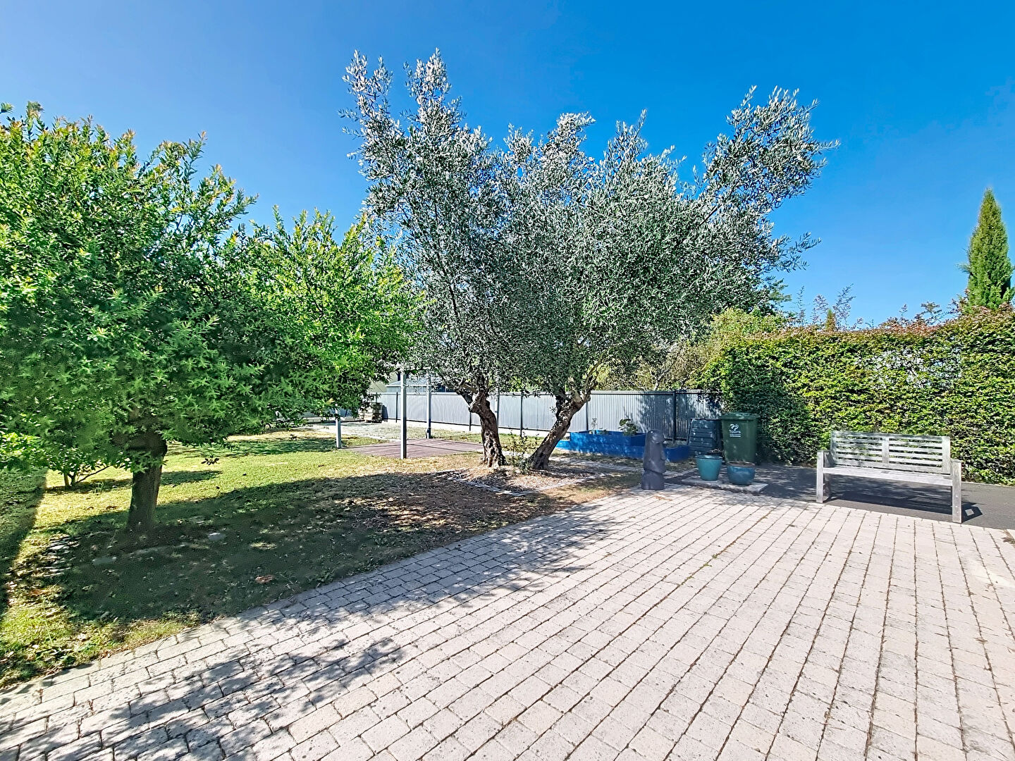 TOURS NORD - QUARTIER MONCONSEIL - MAISON 5 PIECES AVEC 3 CHAMBRES 132.78 m2 AVEC JARDIN ET GARAGE