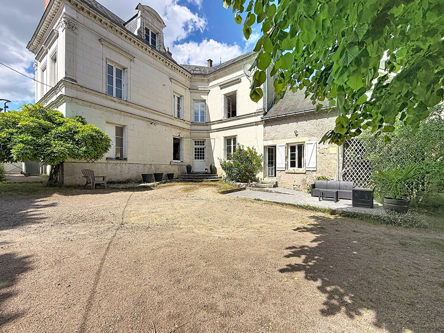 Maison 6 pièces 164 m² · à Pocé-sur-Cisse · 164 m² · 495 000 €