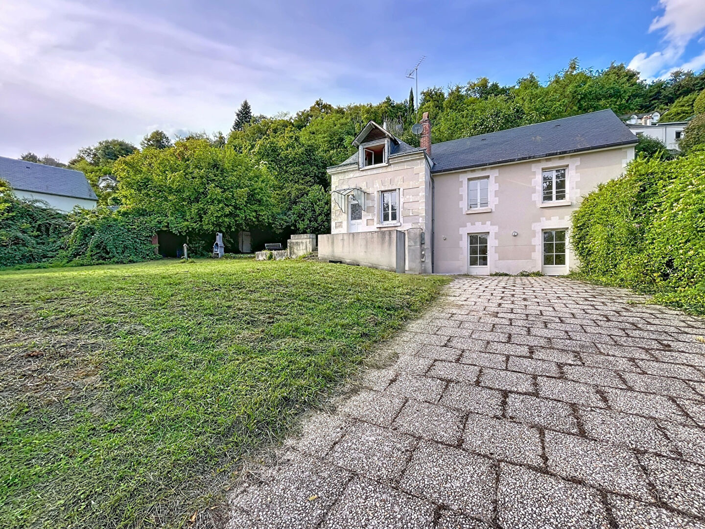 Maison 7 pièces 171 m² · à Nazelles Negron · 171 m² · 227 000 €