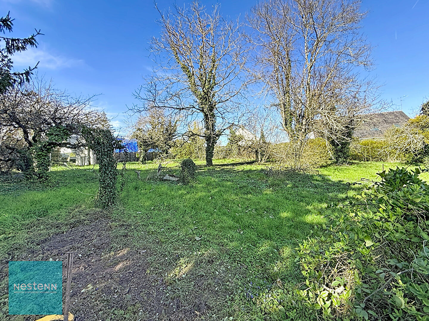 Terrain à vendre à LA CROIX EN TOURAINE - 1042 m² · 86 000 €