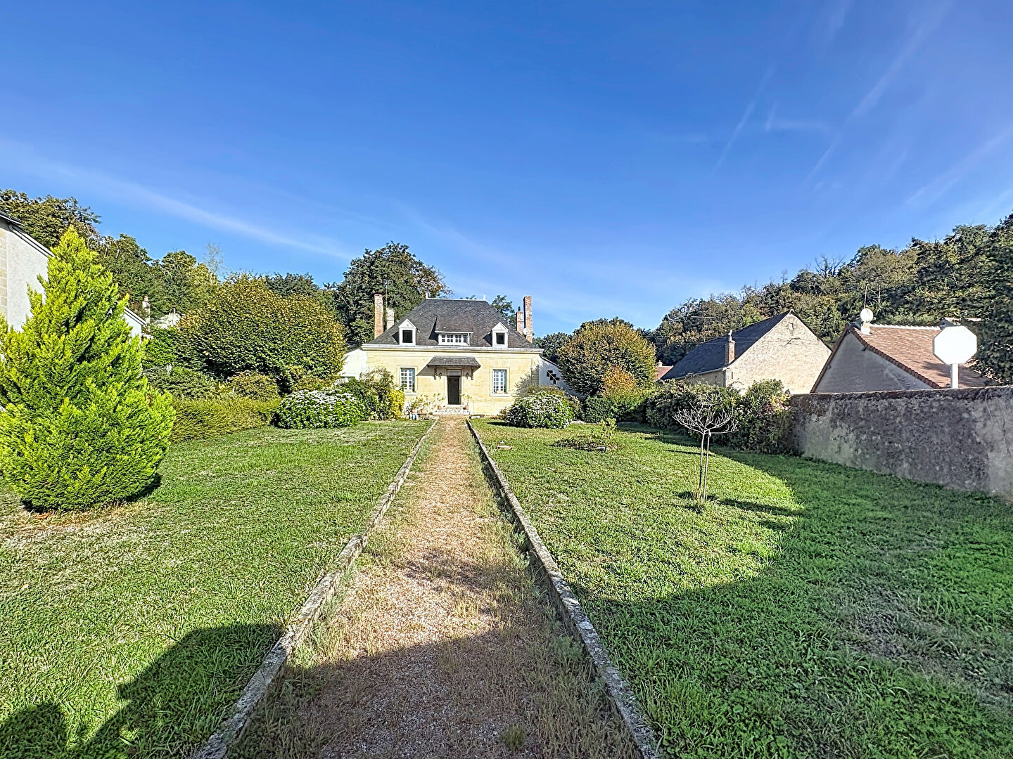 Maison 4 pièces 123 m² · à Nazelles Negron · 123 m² · 284 000 €