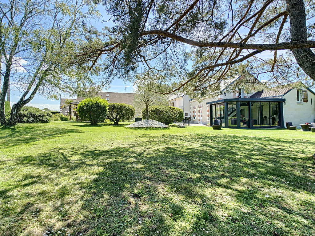Maison 18 pièces 410 m² · à Amboise · 410 m² · 757 900 €