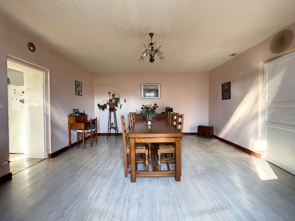 Maison A Vendre sur la commune de XANTON CHASSENON a moins de 10