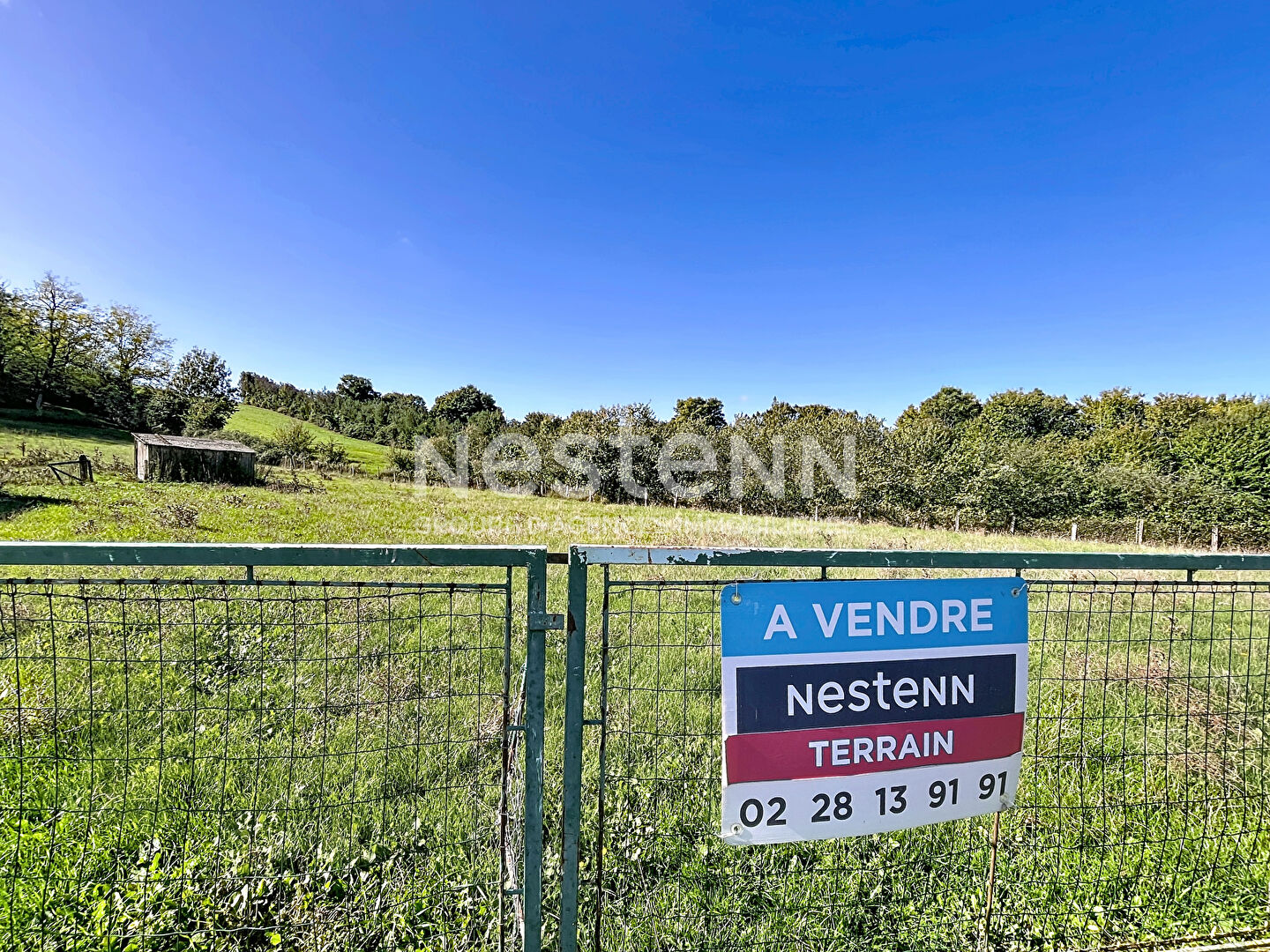 Terrain constructible d'environ 1500m² sur la commune de VIX · 24 900 €