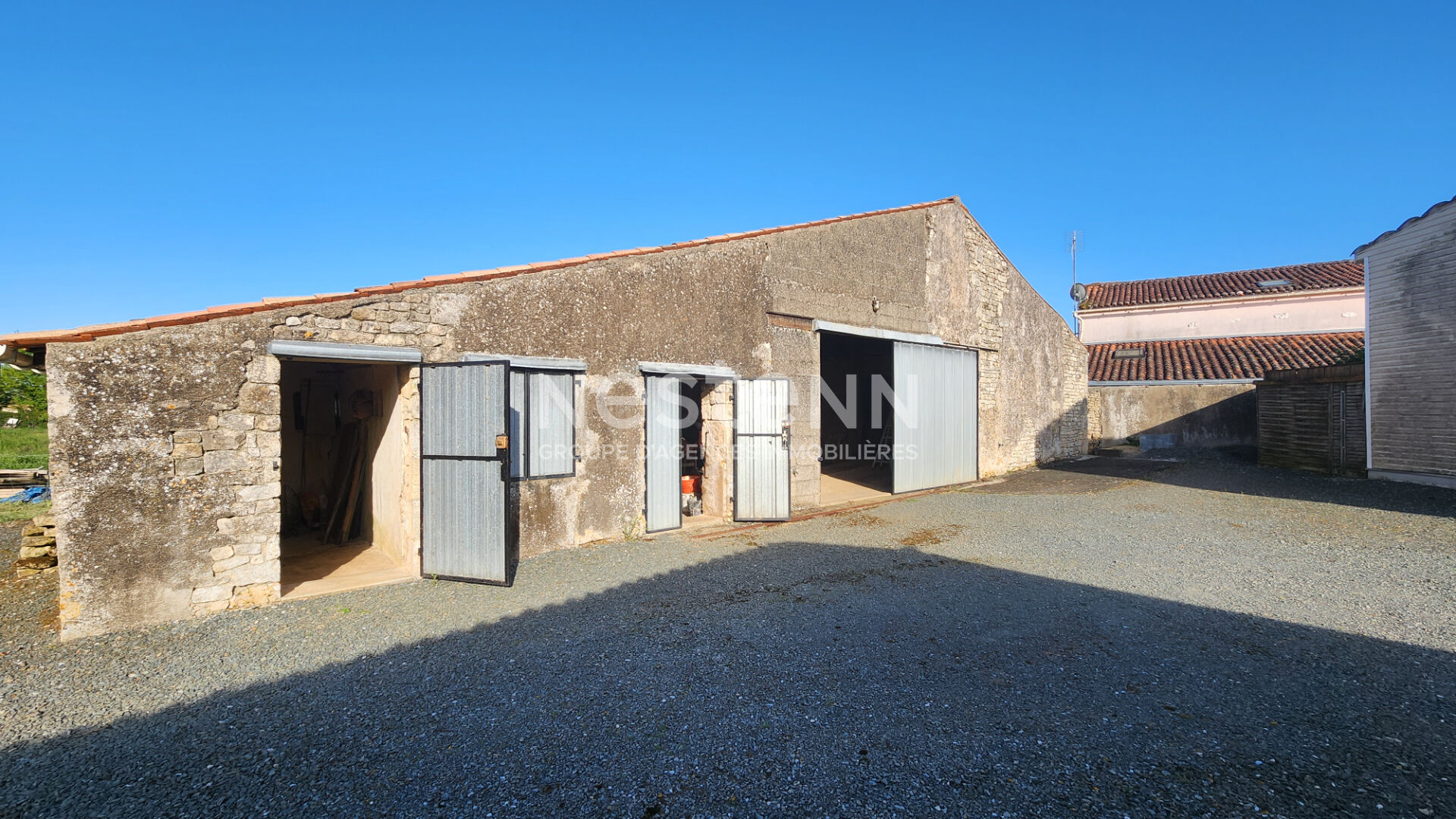 Maison 1 pièce 102 m² · à Doix les Fontaines · 102 m² · 86 400 €