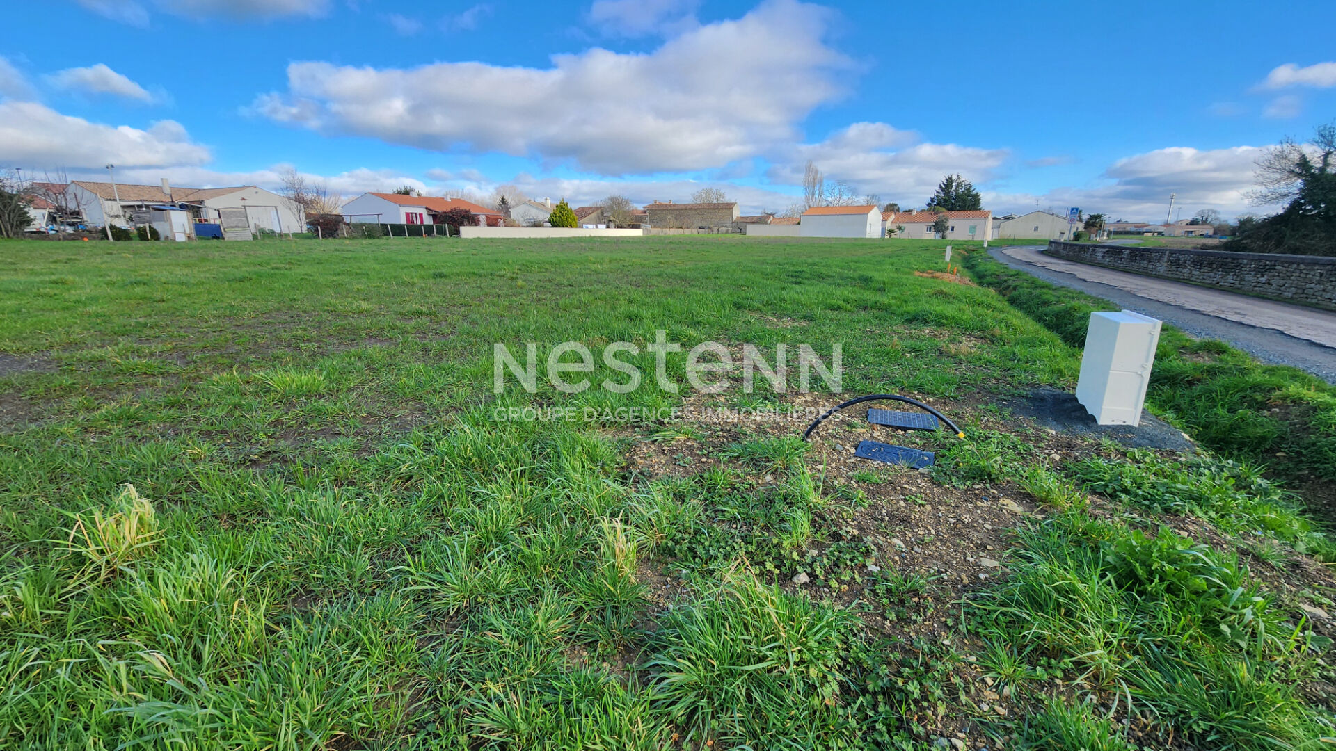 Terrain viabilisé de 1021m² à Maillé · à Maille · 34 000 €