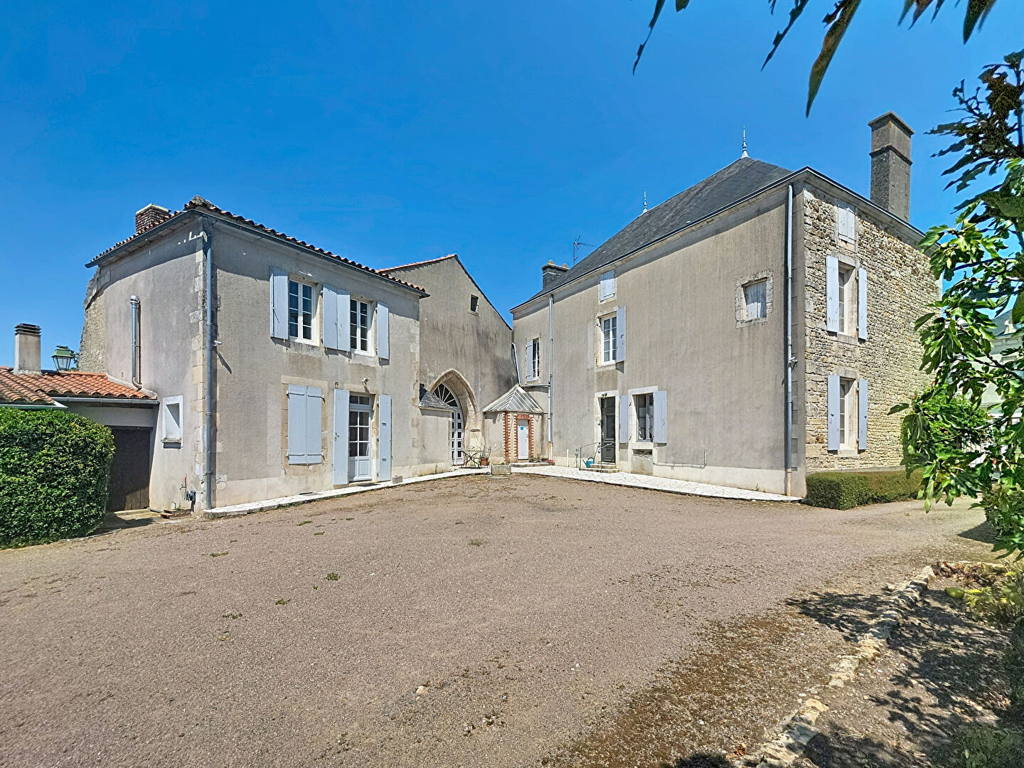 Maison 8 pièces 300 m² · à Sainte Hermine · 300 m² · 497 200 €