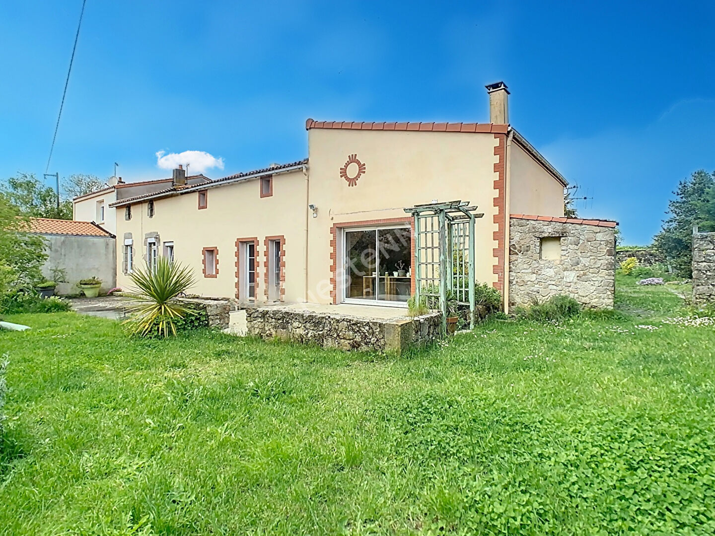 Maison 6 pièces 228 m² · à Sevremoine · 228 m² · 316 000 €