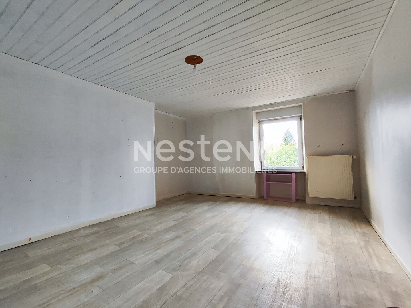 Maison en pierres à vendre centre bourg de Saint-Allouestre