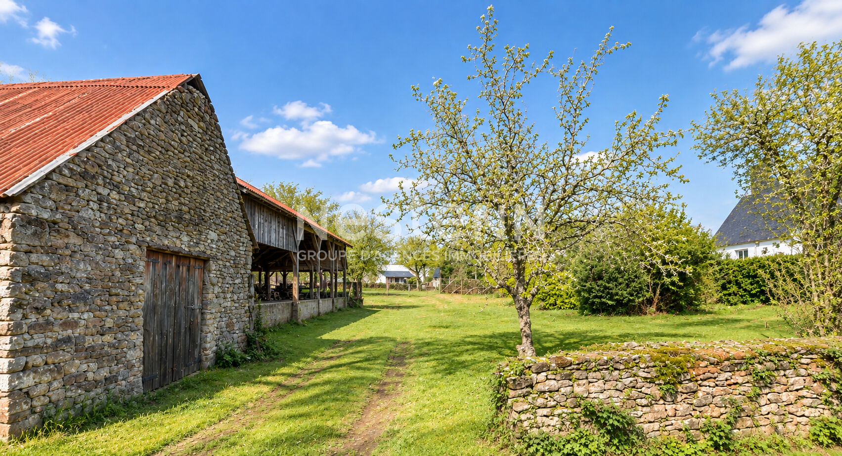 RARE - TERRAIN CONSTRUCTIBLE de 2403 m² AVEC PC ACCORDE · à Grand-Champ · 243 800 €
