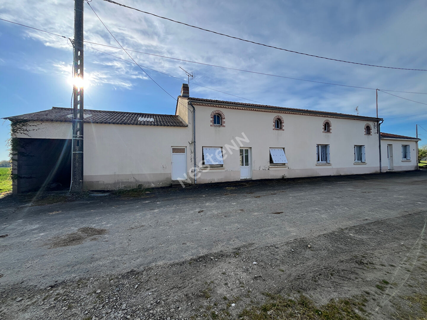 Maison 10 pièces 181 m² · à Montaigu Vendee · 181 m² · 194 360 €