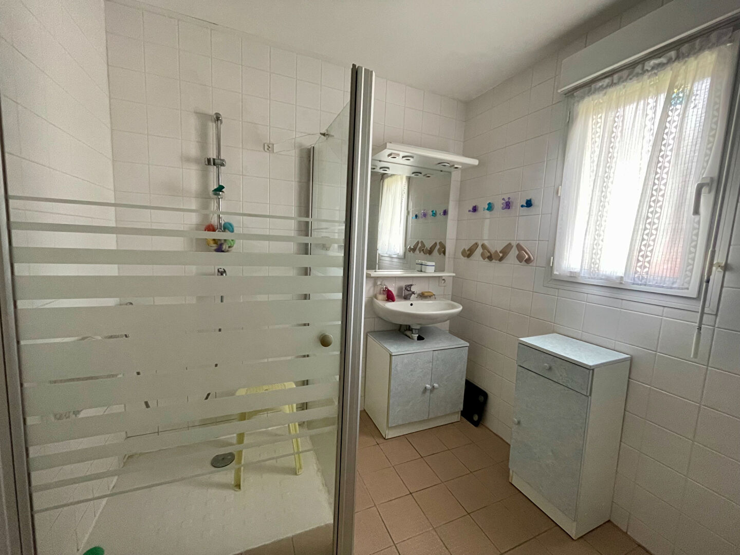 A vendre à LA MEZIERE , Appartement T4 rez-de-chaussée 80m², 3 chambres, Jardin 51m²