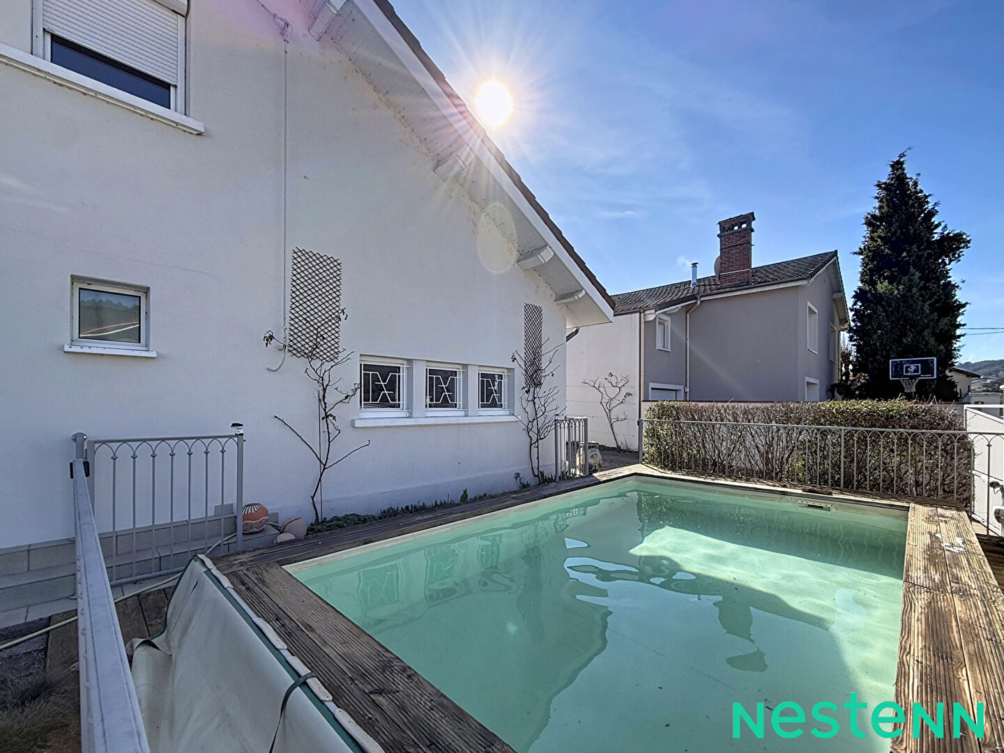 À VENDRE - MAISON FAMILIALE AVEC PISCINE, GARAGE ET ABRI CAMPING-CAR AUREC-SUR-LOIRE