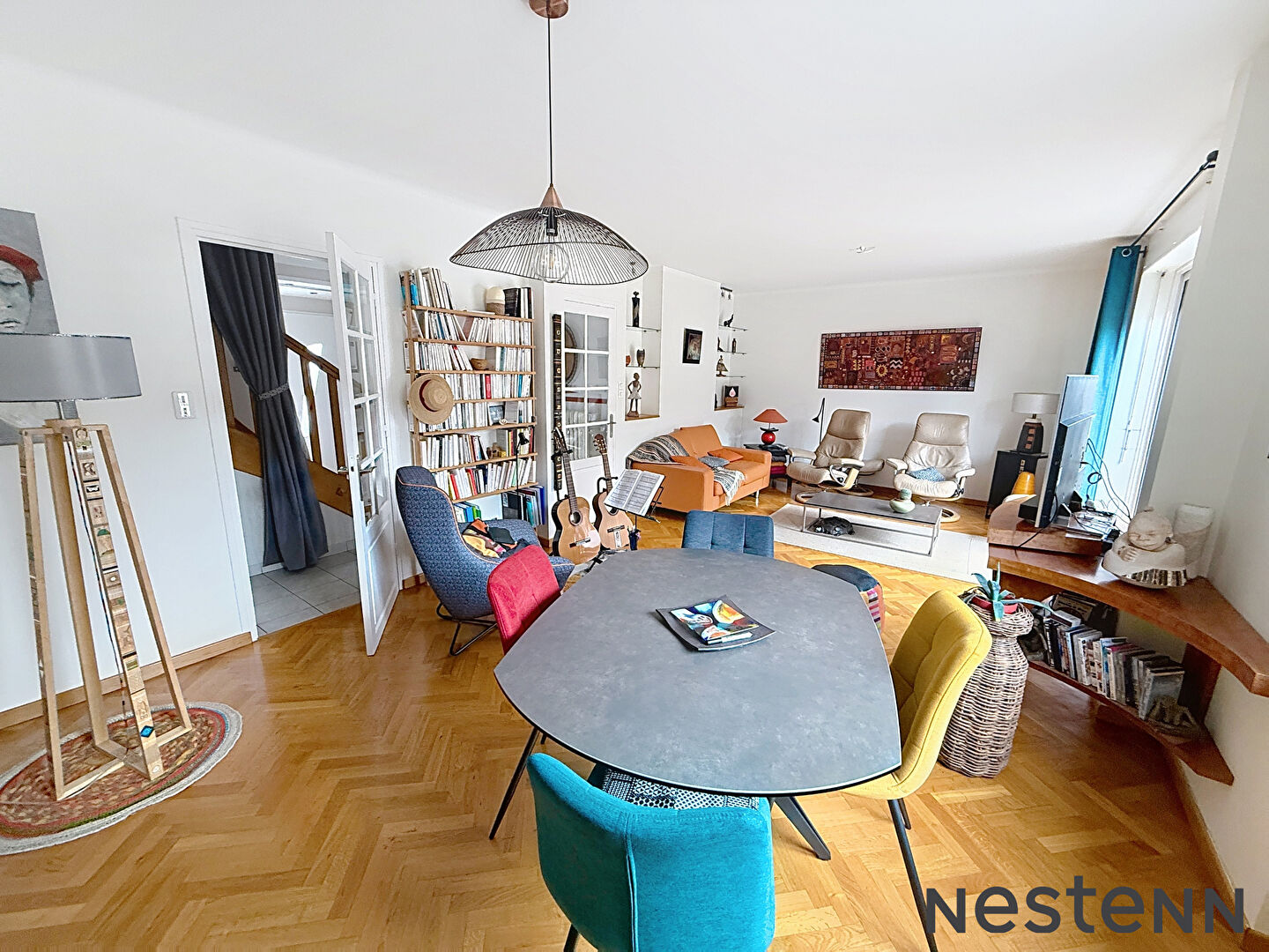 À VENDRE - MAISON FAMILIALE AVEC PISCINE, GARAGE ET ABRI CAMPING-CAR AUREC-SUR-LOIRE