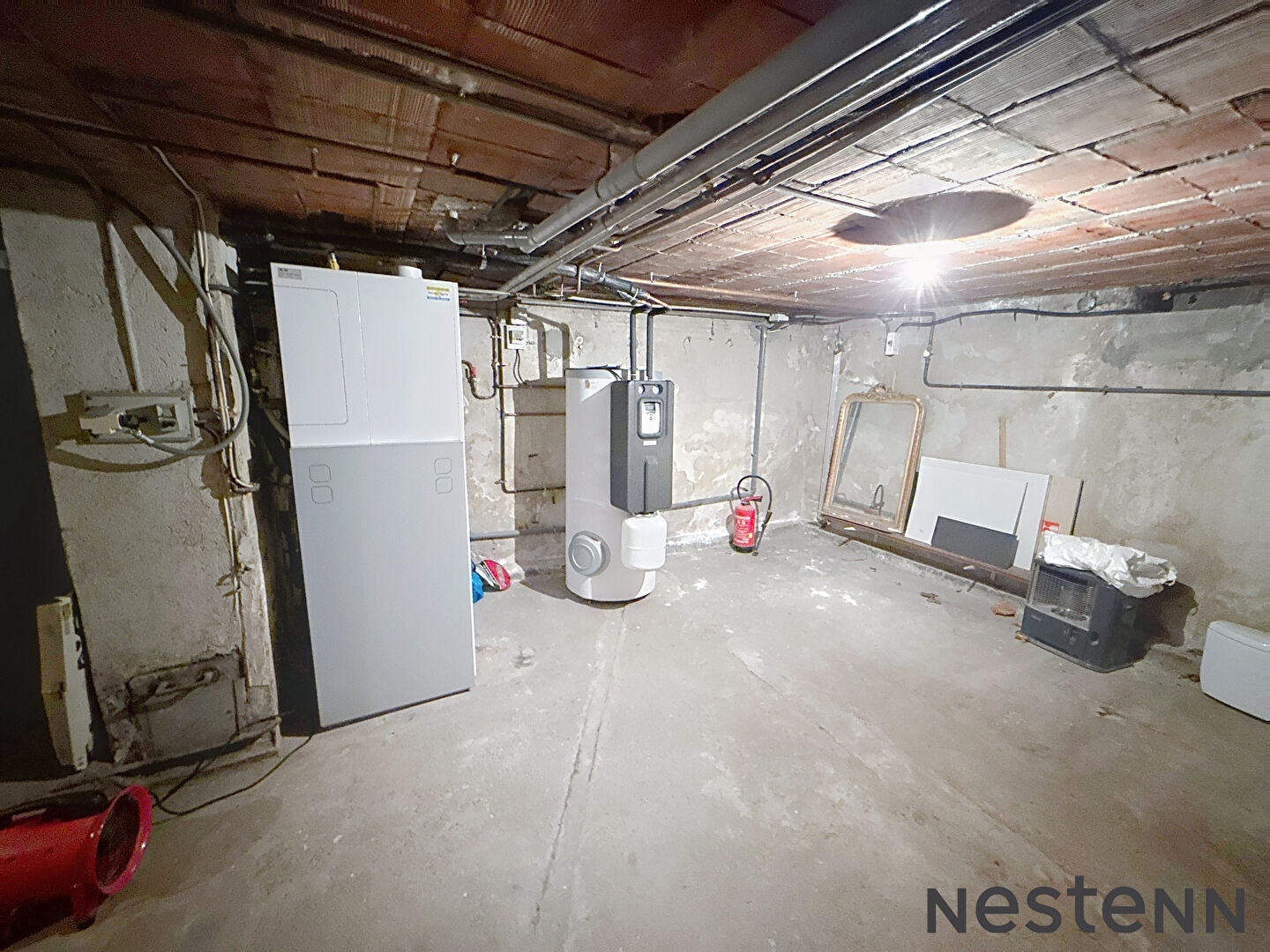 À VENDRE - MAISON FAMILIALE AVEC PISCINE, GARAGE ET ABRI CAMPING-CAR AUREC-SUR-LOIRE