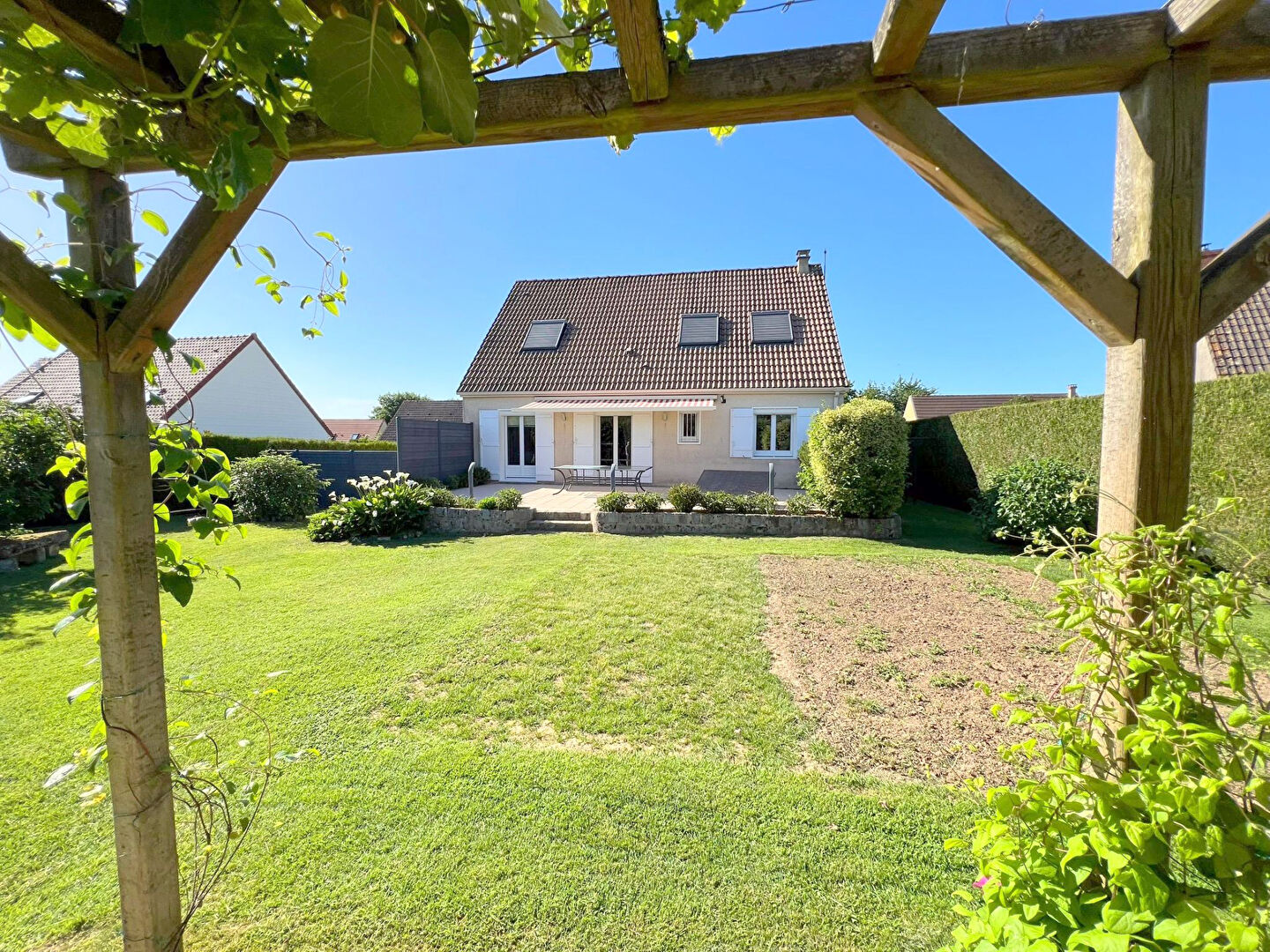 Maison 6 pièces 137 m² · à Auneuil · 137 m² · 269 500 €