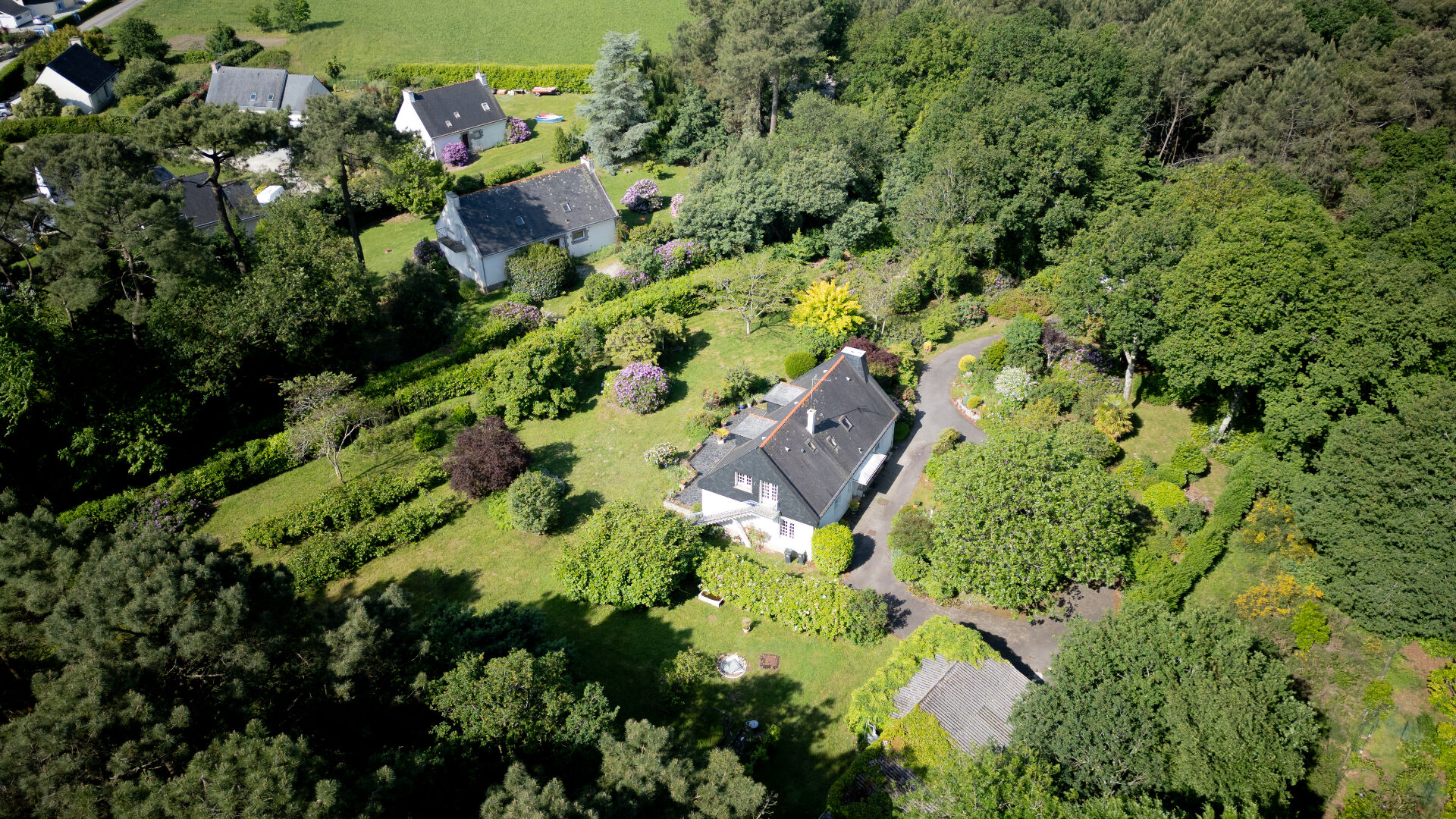 ARRADON À vendre Maison à rénover de 146 m² sur terrain de plus de 4700 m² avec studio