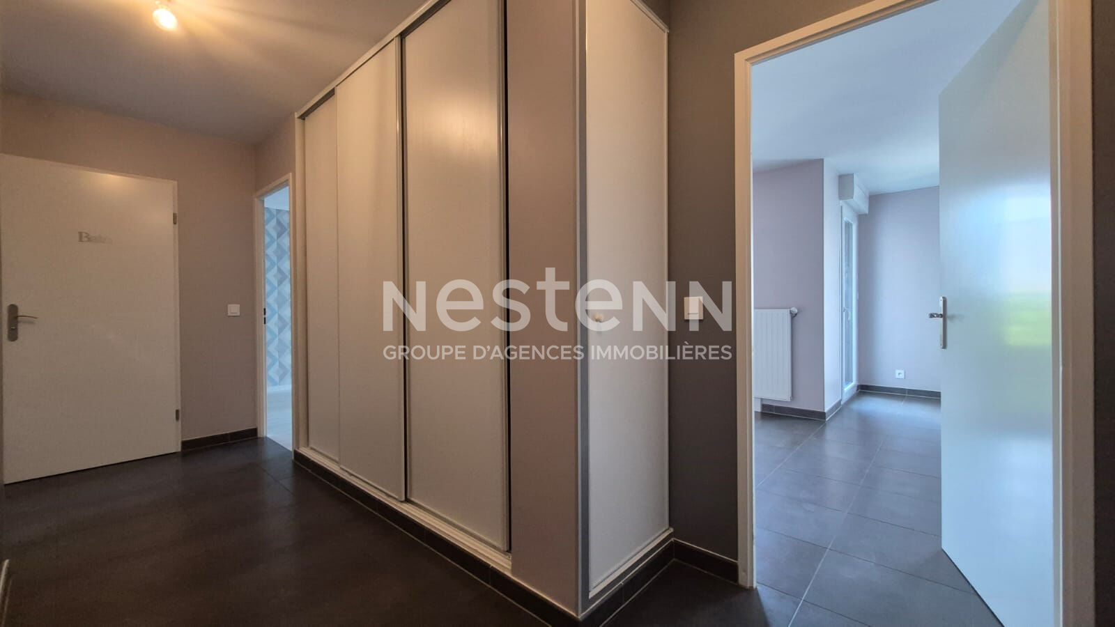 Nestenn Igny - Appartement 3 pièces de 62 m², Secteur Palaiseau/ Camille Claudel,  2 chambres, balcon, ascenseur, 2 places de parking, sans travaux, idéal couple ou investissement locatif, Résidence Récente, Proche des commerces/écoles/transports