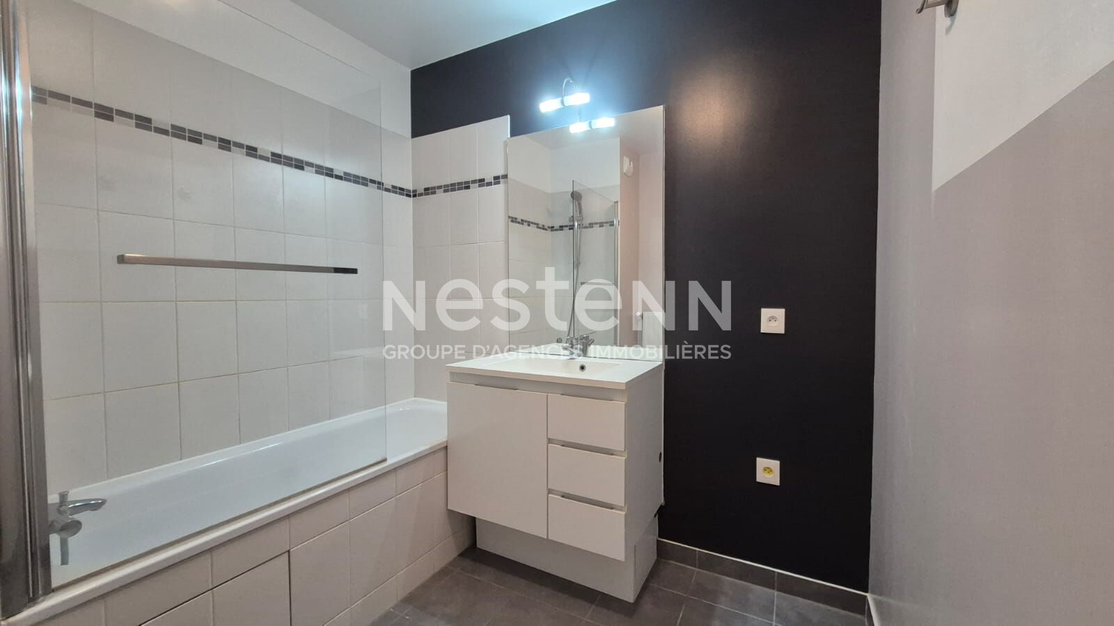Nestenn Igny - Appartement 3 pièces de 62 m², Secteur Palaiseau/ Camille Claudel,  2 chambres, balcon, ascenseur, 2 places de parking, sans travaux, idéal couple ou investissement locatif, Résidence Récente, Proche des commerces/écoles/transports