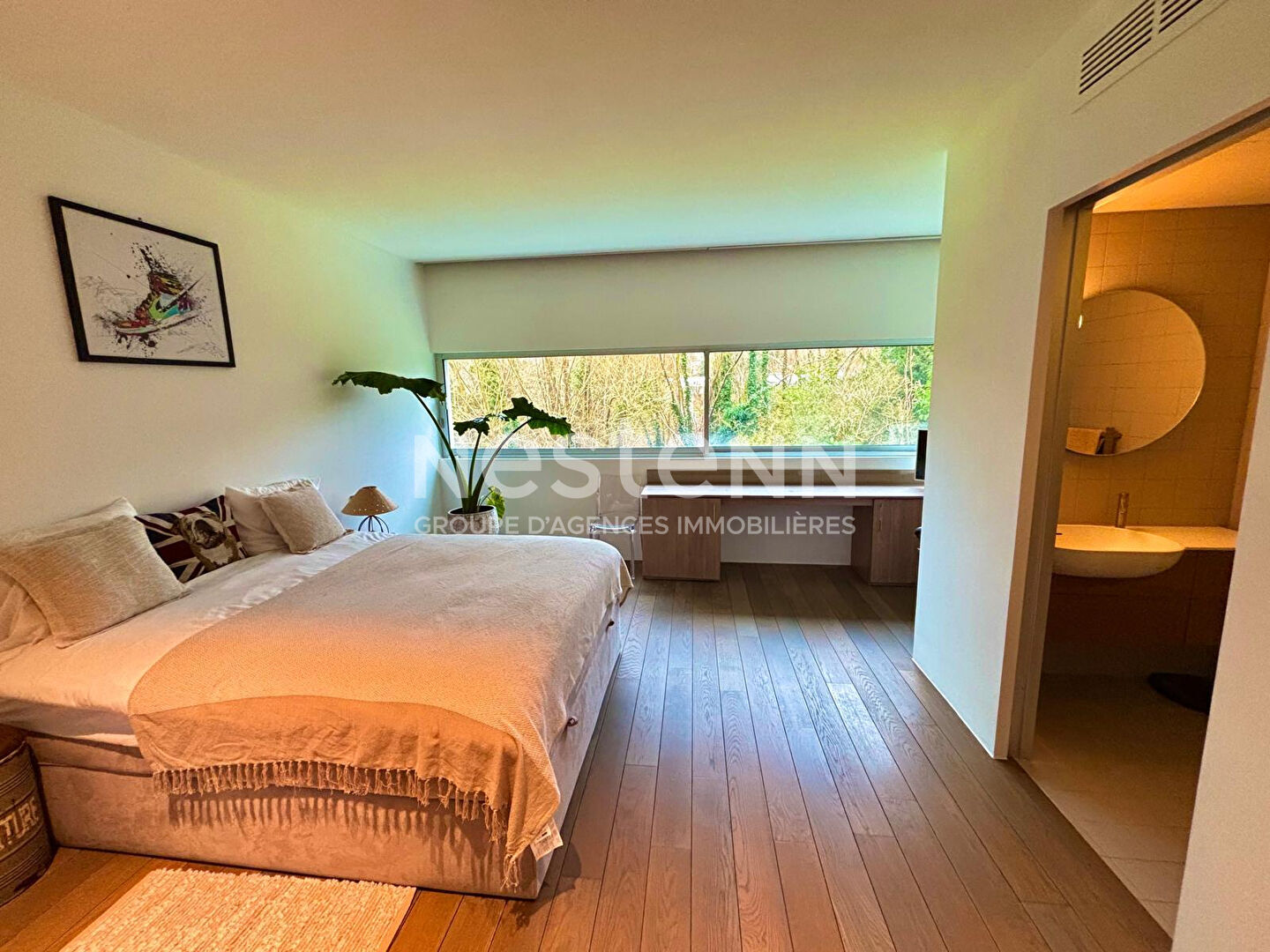 Villa d'exception de 286 m2  à Bièvres par Studio KO architectes. Luxe, lumière et nature en parfaite harmonie