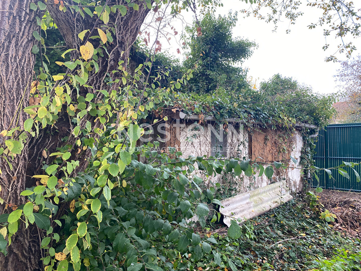 Terrain à bâtir proche des axes routiers des commerces de place de la Ferme de l 'école Jules Ferry, collège Emile Zola, Lycée internationale, Plateau de Saclay et Vélizy