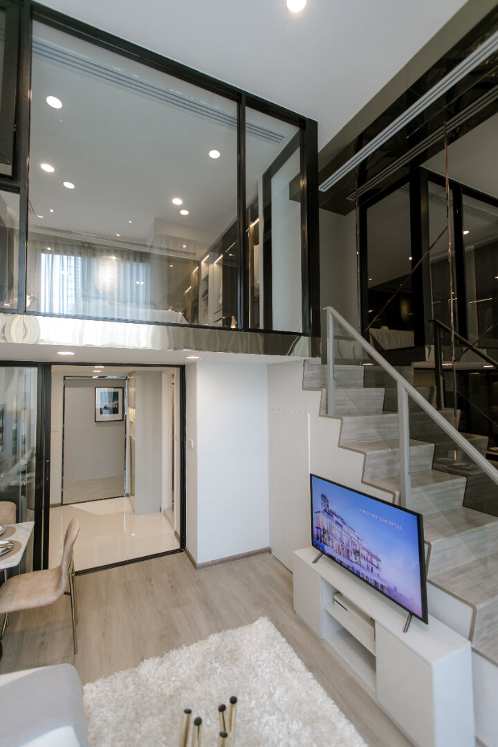 SOHO Bangkok Ratchada Condominiums loft modernes à 250 m du MRT Ratchadaphisek