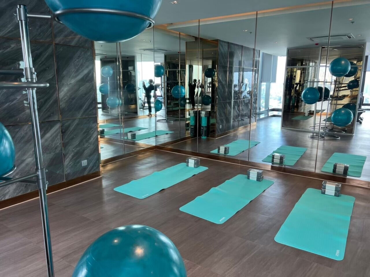 Modiz Sukhumvit 50 Condominiums modernes avec vues panoramiques près du BTS On Nut