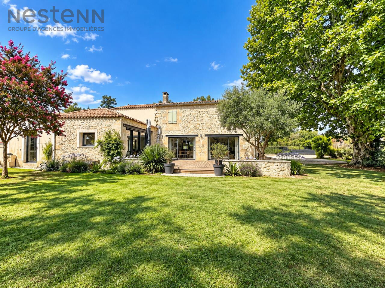Maison 7 pièces 282 m² · à Bonnetan · 282 m² · 795 000 €