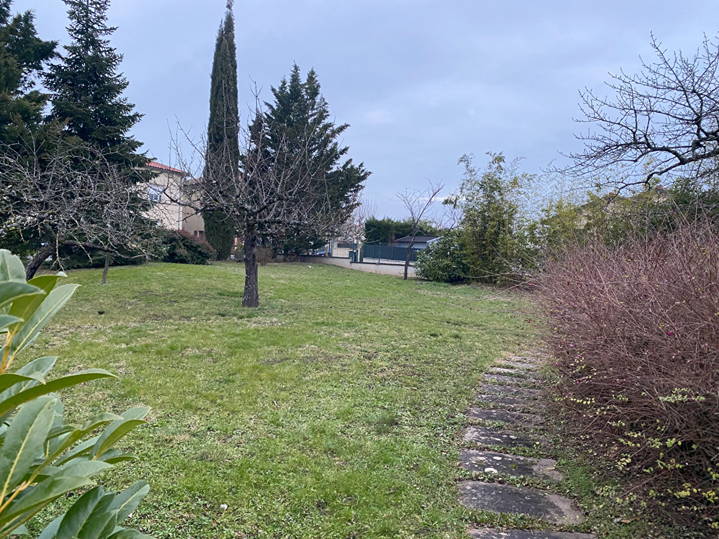 Maison de Plain Pied 111M2 sur terrain de 523M2 à GREZIEU LA VARENNE