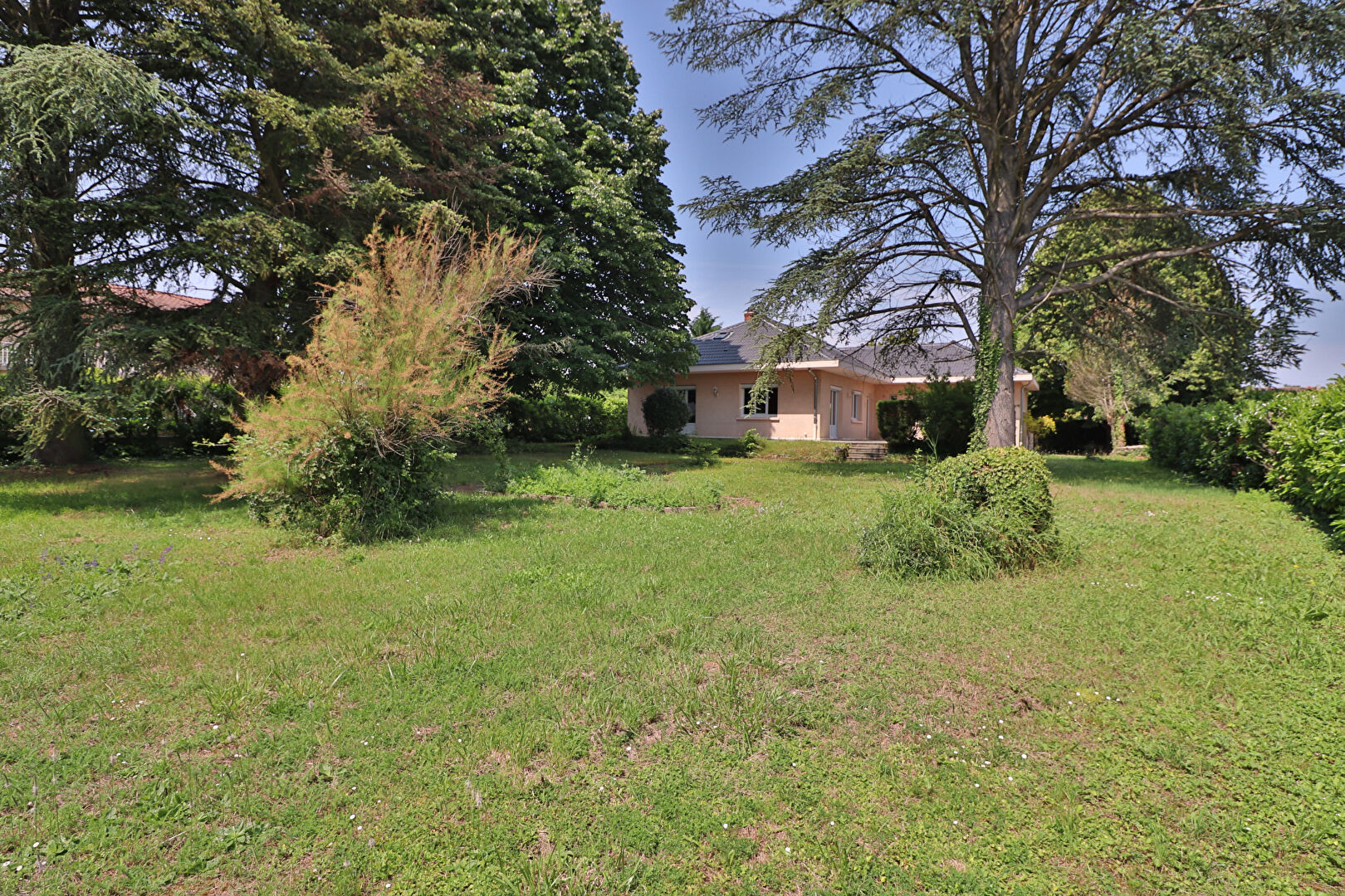 Maison Francheville 8 pièces 156 m2  5 chambres sur un grand terrain de 1790m²