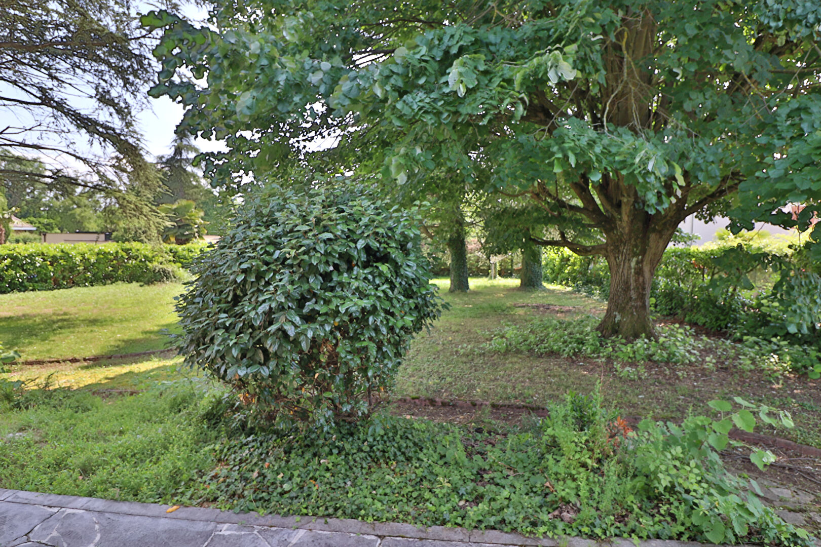 Maison Francheville 8 pièces 156 m2  5 chambres sur un grand terrain de 1790m²