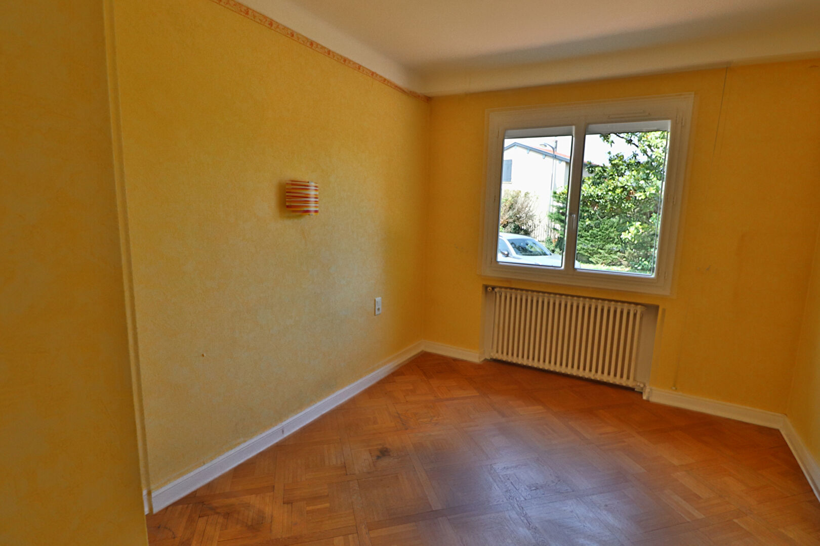 Maison Francheville 8 pièces 156 m2  5 chambres sur un grand terrain de 1790m²