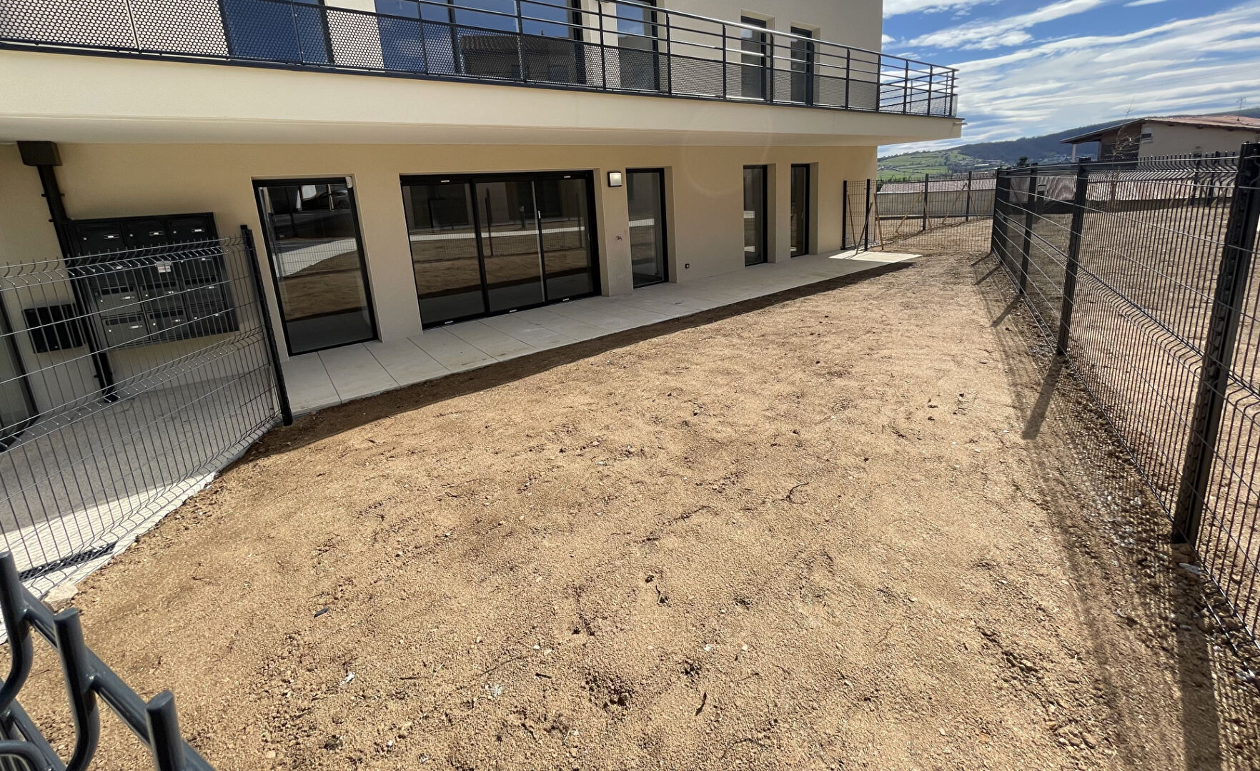 Appartement rez-de-jardin à Vaugneray 4 pièce(s), 3 ch, terrasse, jardin, 90.91 m2