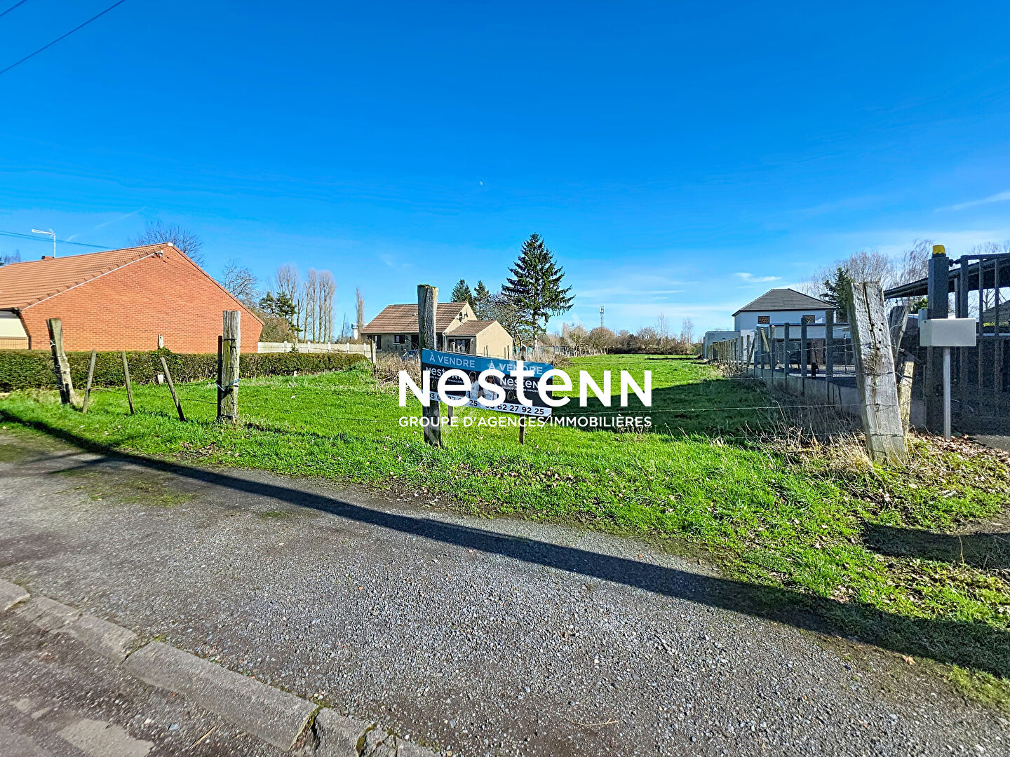 Terrain Fenain 1869m2, 19m de façade environ, Secteur calme · 99 500 €