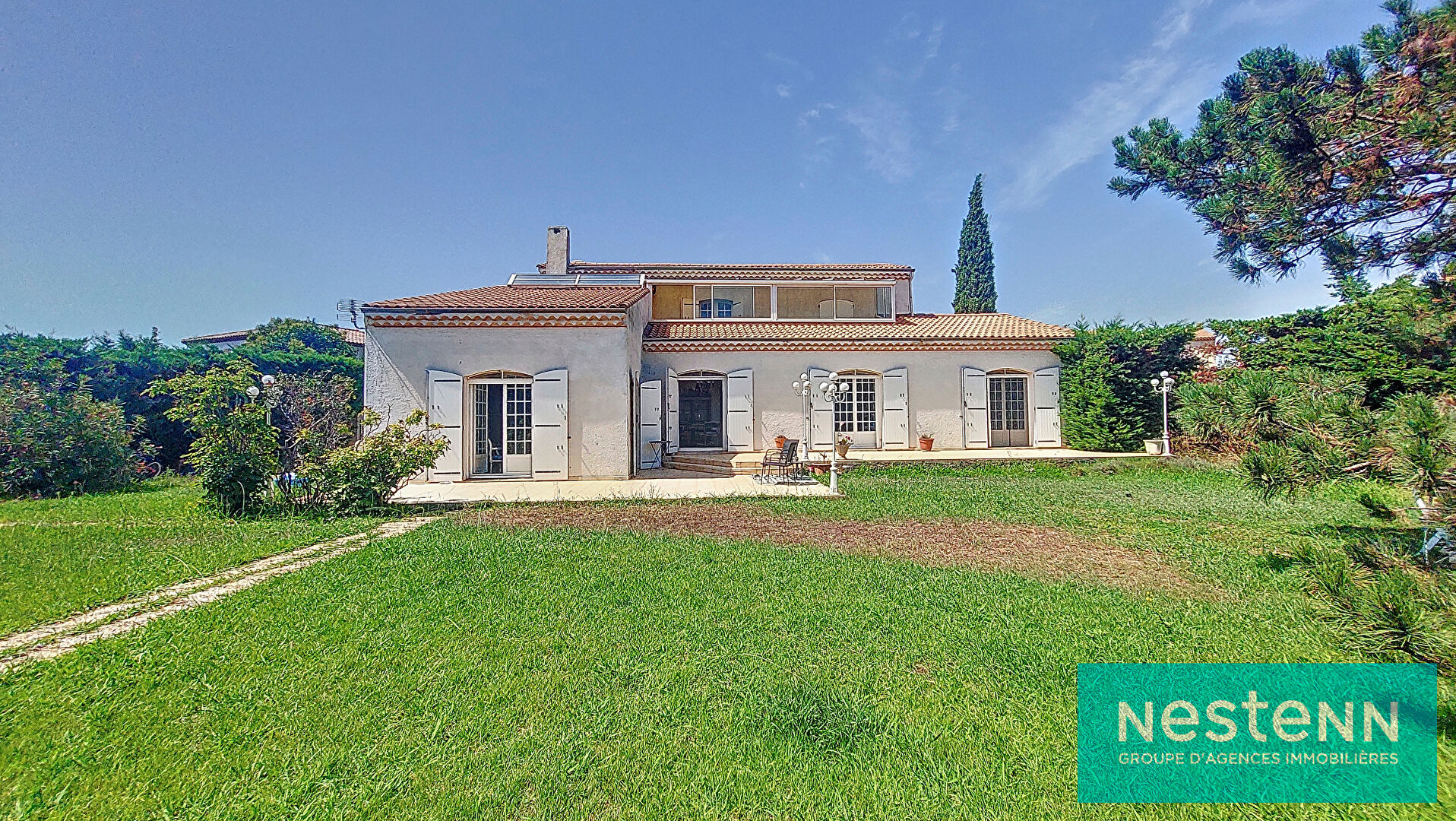 Maison Istres 7 pièce(s) 168 m2, 5 chambres dont 3 au rdc, jardin et double garage