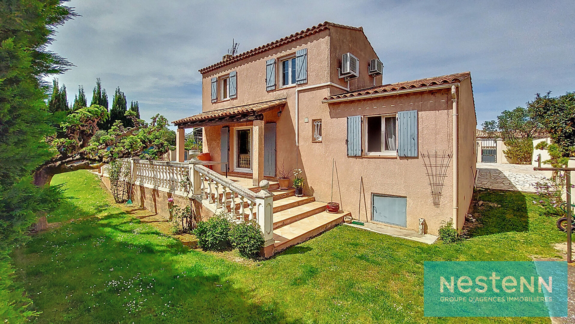 Maison Istres, T4, 3 chambres dont une au rez-de-chaussée, 100m², terrasse de 90m², piscine et jardin