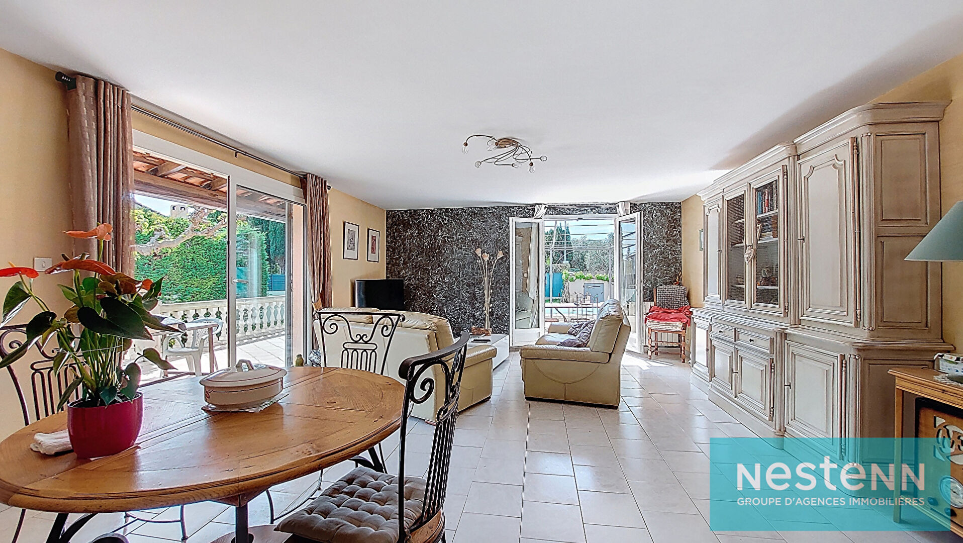 Maison Istres, T4, 3 chambres dont une au rez-de-chaussée, 100m², terrasse de 90m², piscine et jardin