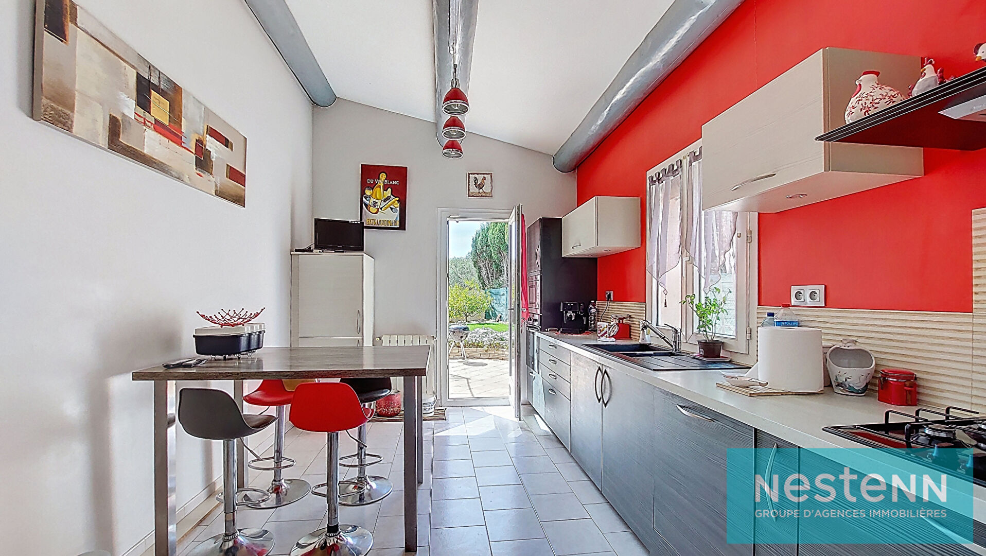 Maison Istres, T4, 3 chambres dont une au rez-de-chaussée, 100m², terrasse de 90m², piscine et jardin