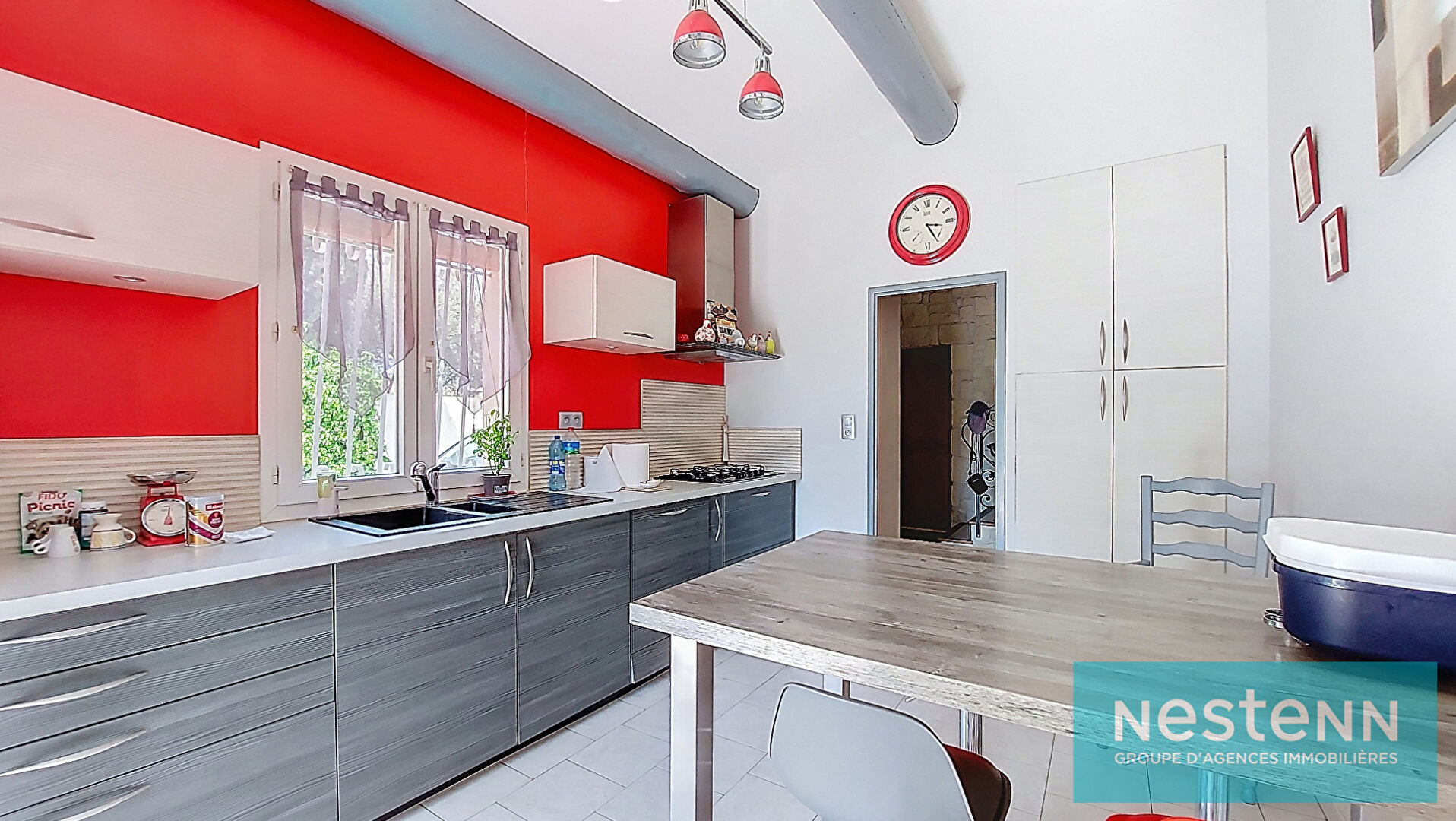 Maison Istres, T4, 3 chambres dont une au rez-de-chaussée, 100m², terrasse de 90m², piscine et jardin