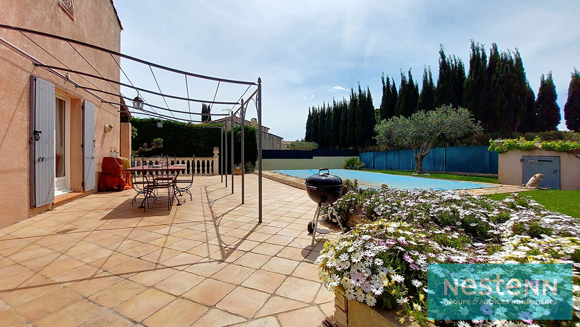 Maison Istres, T4, 3 chambres dont une au rez-de-chaussée, 100m², terrasse de 90m², piscine et jardin