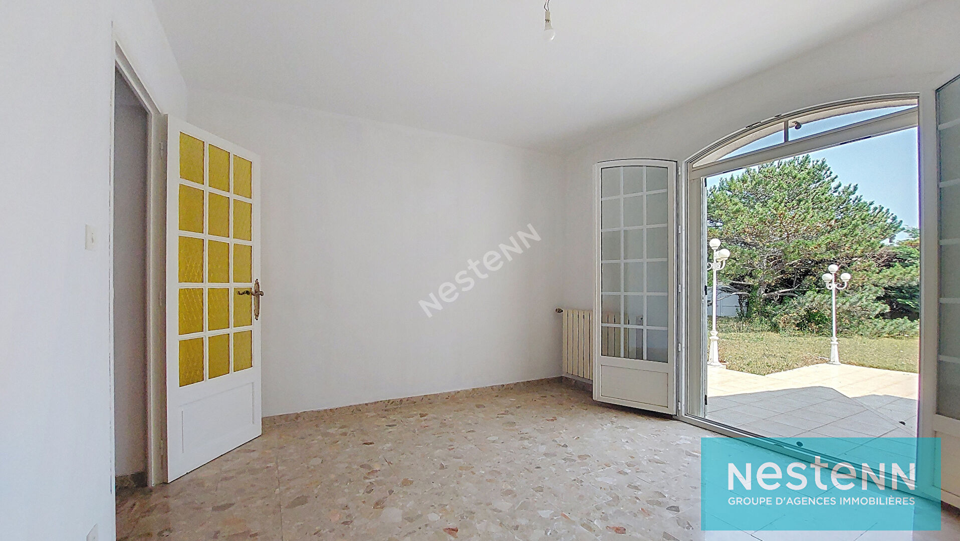 Maison Istres 7 pièce(s) 168 m2, 5 chambres dont 3 au rdc, jardin et double garage