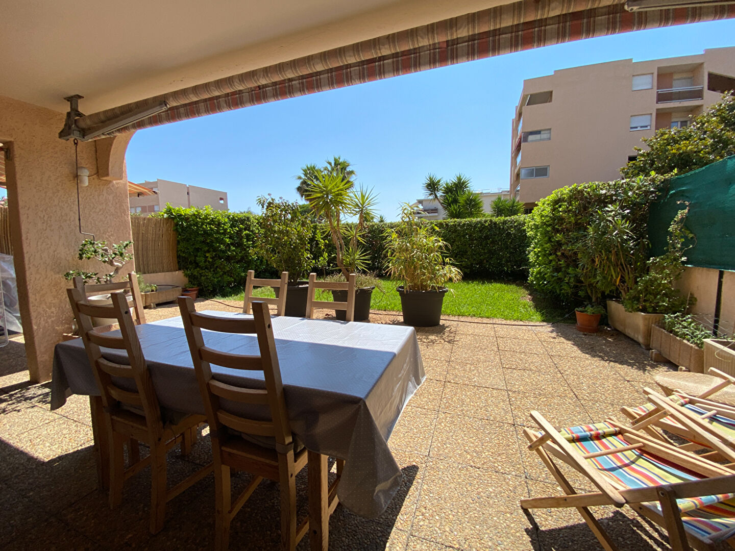 Appartement- rez de jardin - Nice Ouest Corniche Fleurie 4 pieces 77.24