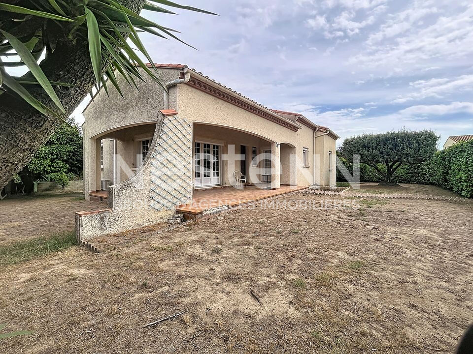 Villelongue De La Salanque - A VENDRE Villa Plain pied en 4 faces de 6 pièces avec jardin et garage
