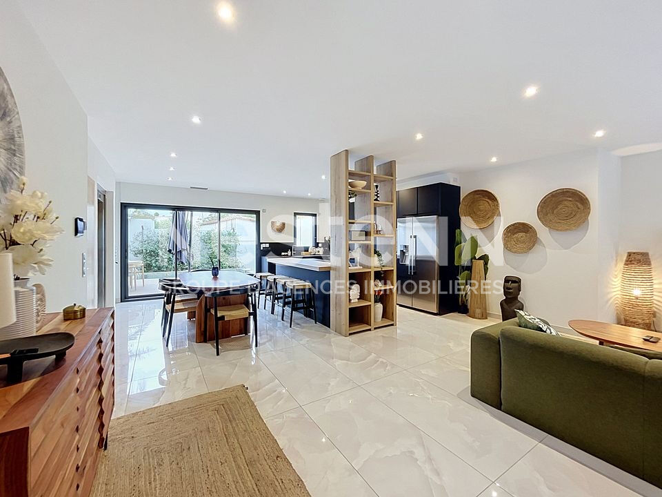 Canet en Roussillon - A VENDRE Villa contemporaine vue mer de 4 pièces avec jardin piscine et garage