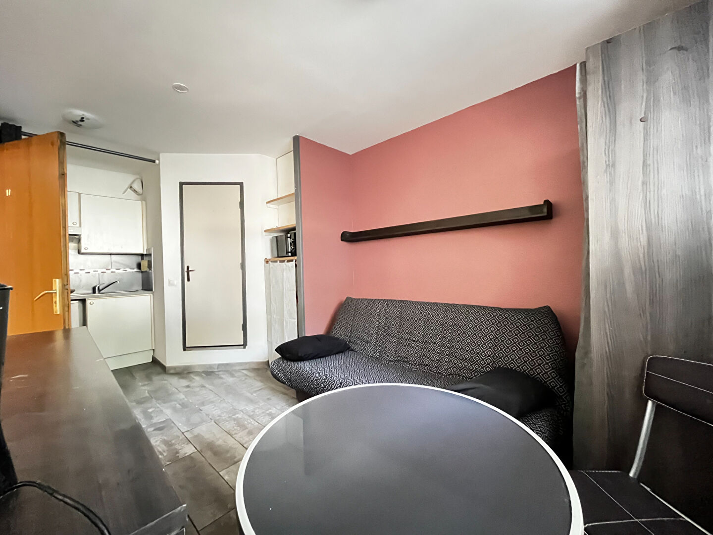 Studio de 15m2 au rez de chaussee d'une petite copropriete des annees ...