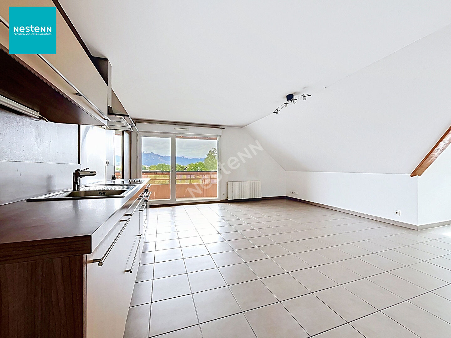 POISY _ Appartement 3 pièces de 69,61 m² au sol, avec garage, balcon et cave, à vendre